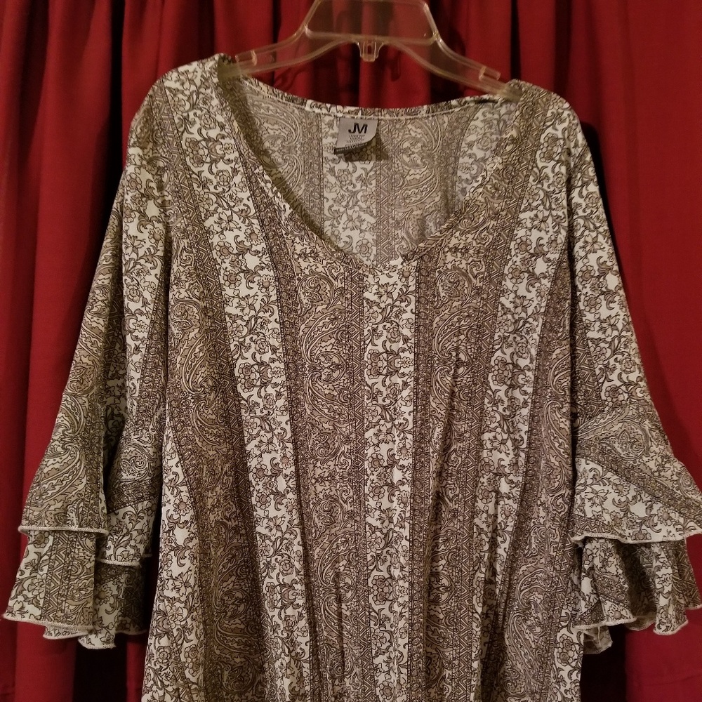 Black and white blouse